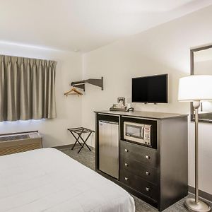 1 Queen Bed Non-Smoking
